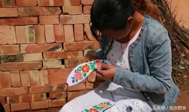 庄浪绣花鞋垫踩在脚下的艺术品——也是男女之间传情的信物