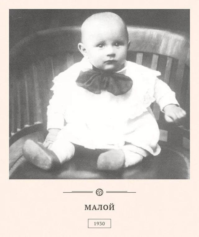 足球史上真传奇！这门将34岁“高龄”照拿金球奖，死后还获国葬