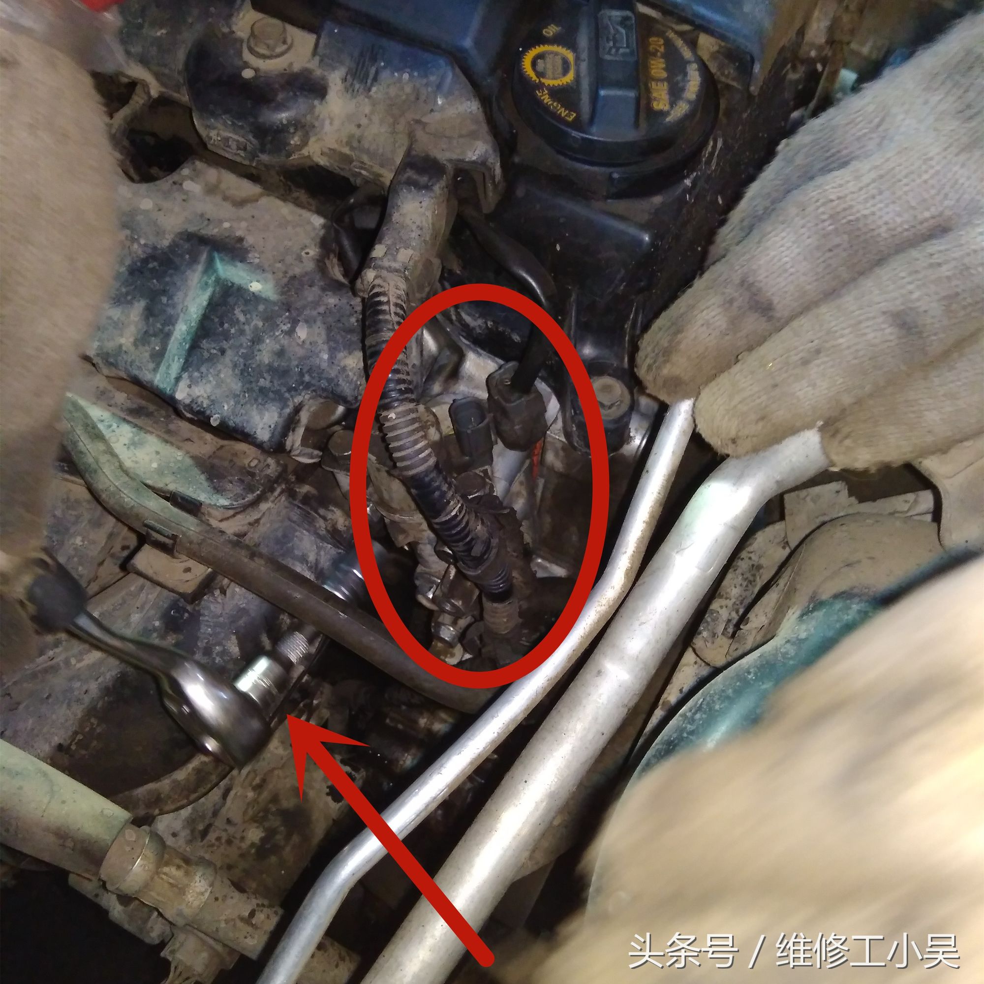 老本田雅阁的发动机漏机油，这又是一个小小的密封圈引起的故障！
