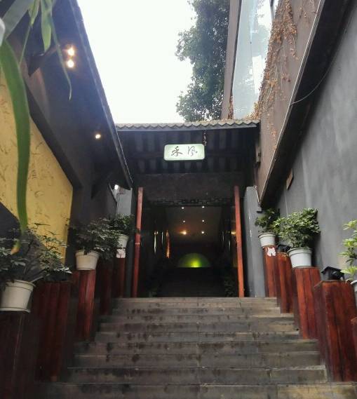 川王府餐厅,曾经的成都大白鲨海鲜自助餐厅
