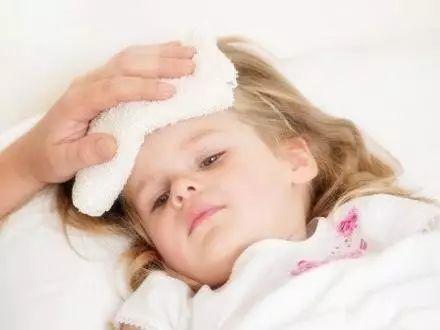 孩子发烧快速退烧方法穴位,孩子发烧怎么办简单正确的退烧法