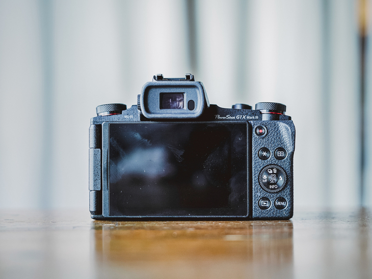 全球首款APS-C画幅变焦卡片机佳能G1XIII评测网友：真不该买单反