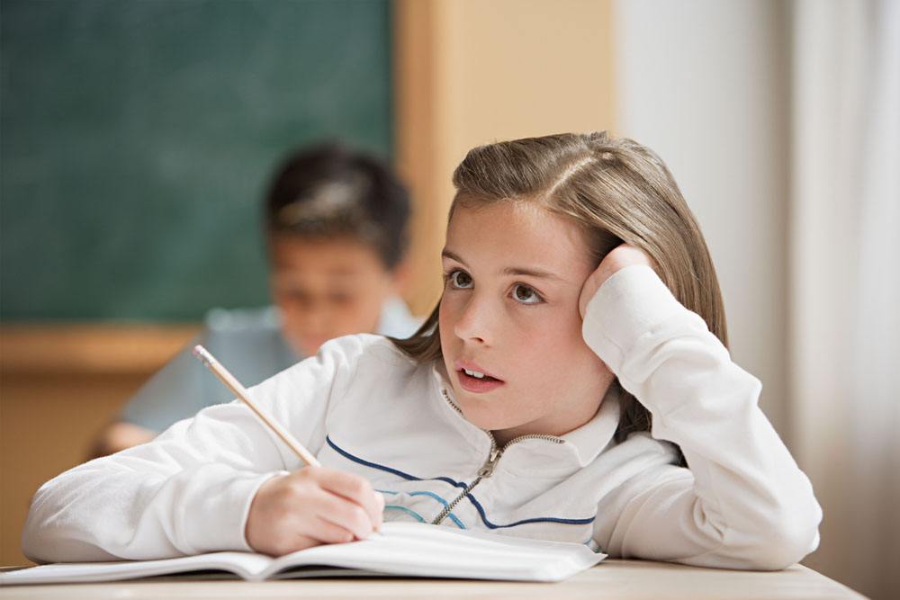 孩子总揉眼睛需要补叶黄素吗,孩子远视经常揉眼睛