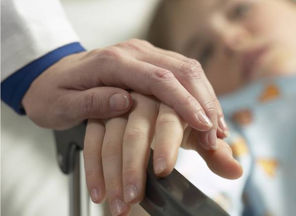 女孩因月经不调就诊，医生却让她切子宫？