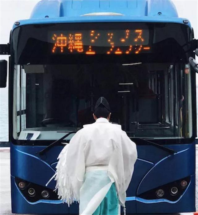 日本人也迷信，数十辆比亚迪K9进口日本，请阴阳师祈福！