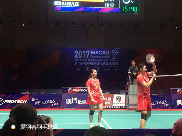 赛后黄雅琼拥抱郑思维,黄雅琼近期比赛