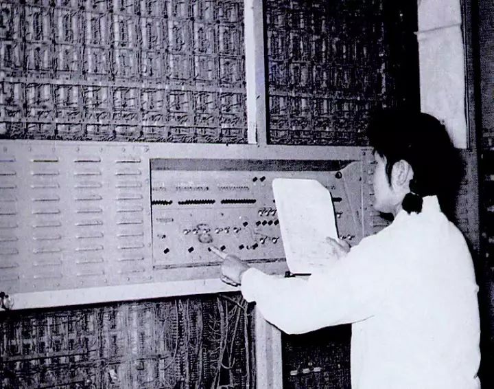 除了东风快递,我们还有红旗盾牌!纪念中国空天防御事业创建60年