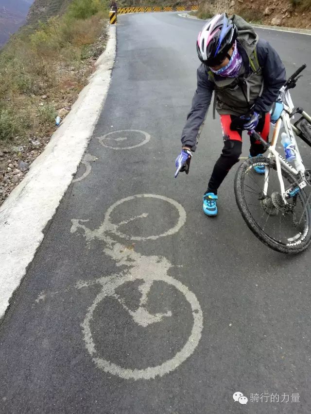 文县天池之美,美丽的文县天池山色空蒙湖水清澈