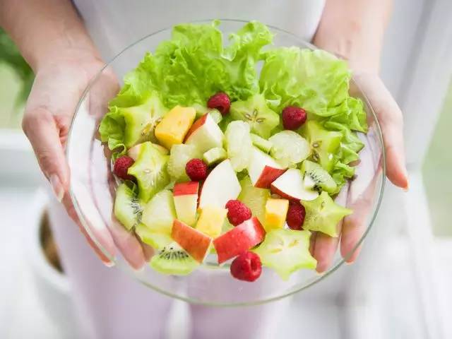 小伙挤痘痘患上败血症险些丧命,挤痘痘得败血症