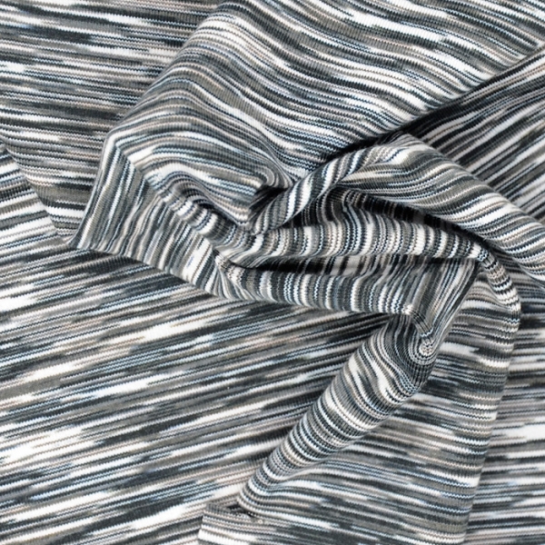 影响服装廓形的重要部位,影响服装颜色的因素