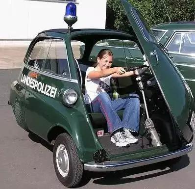 开车突然有烧焦的味道,下雨天开车有烧焦的味道