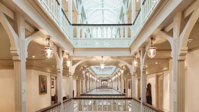 一开始我也不懂，为什么名人都爱住这些老酒店，直到...