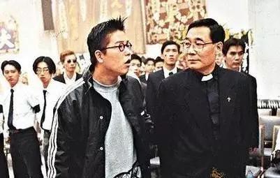 曾经霸屏的著名配角，“乌鸦”深入人心，他被称为“绿叶抢镜”