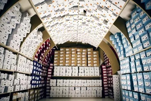 再红红不过小白鞋