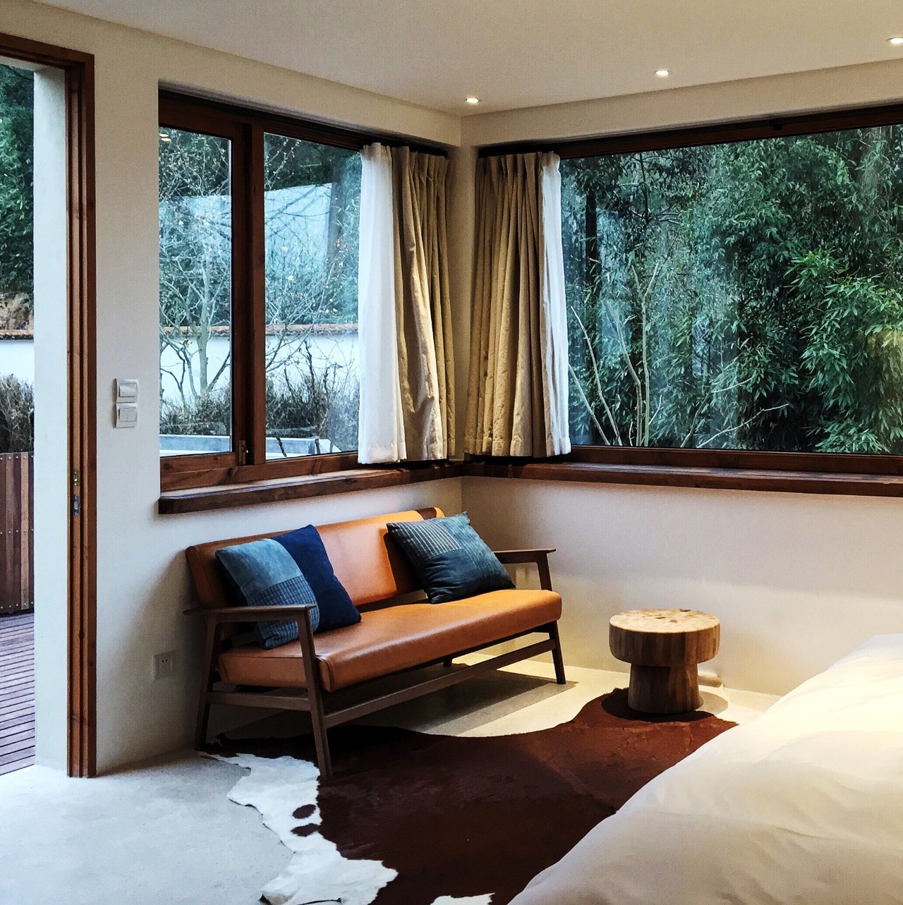 又到了动物们交配的季节，请站在宇宙中心用力呼唤爱！