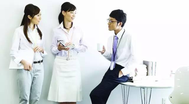 哟！单位来了只实习僧