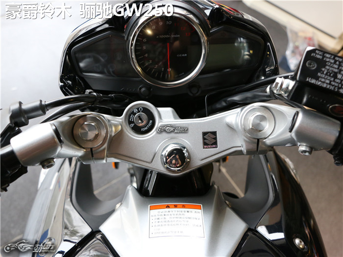 全民跑山时代的入门利器——两款250级别的合资街车