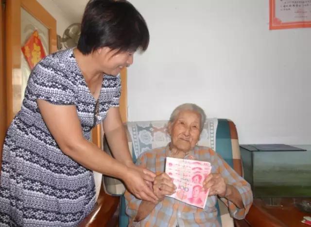 婊℃弧鐨勯兘鏄瘹鎰忓拰绂忓埄,90%鐨勬湰鍦颁汉閮戒笉鐭ラ亾鐨勯噸搴嗗喎鐭ヨ瘑