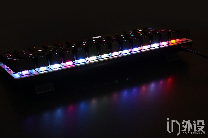 黑爵ak33如何调节背光颜色,黑爵极客ak33背光机械键盘