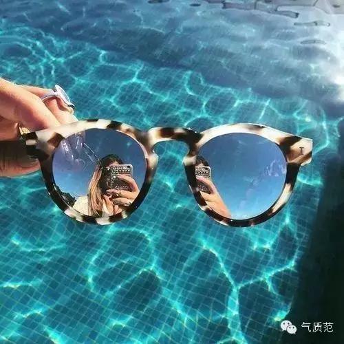 墨镜的正确戴法图片,什么脸型适合戴什么样的墨镜男