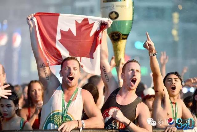 泰国泼水节中国游客,万人空巷的泰国泼水节