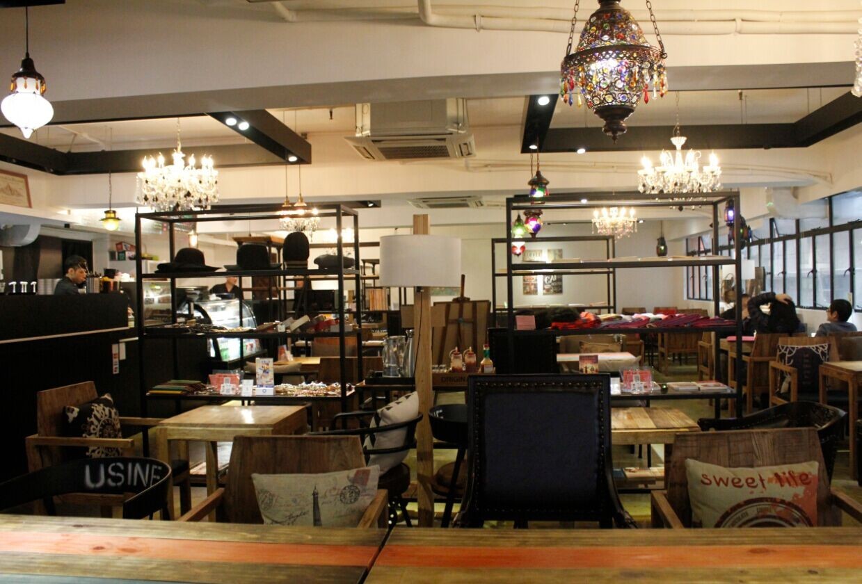 不仅有黑社会火并！香港工厦里还有这些隐秘好去处