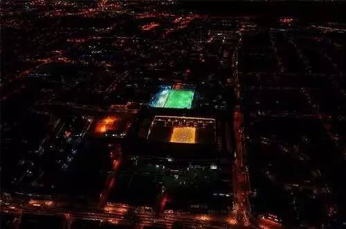 每当看他们踢球的时候我们在看什么-托特纳姆热刺