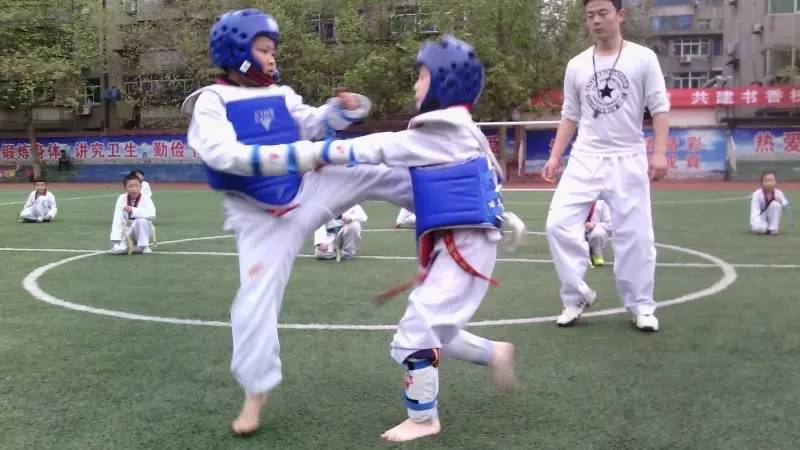 适合7-10岁孩子的课外活动,看孩子运动会好像回到了童年想哭