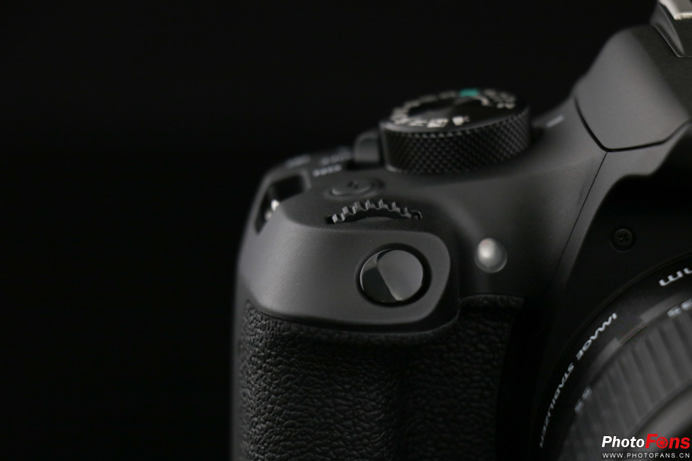 佳能eos1dxmarkiii,最适合新手的入门级单反佳能1300d