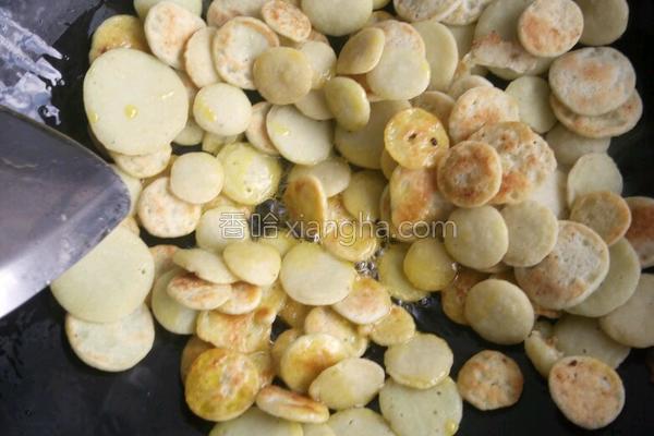 绿豆饼炒了吃,素炒绿豆饼做法