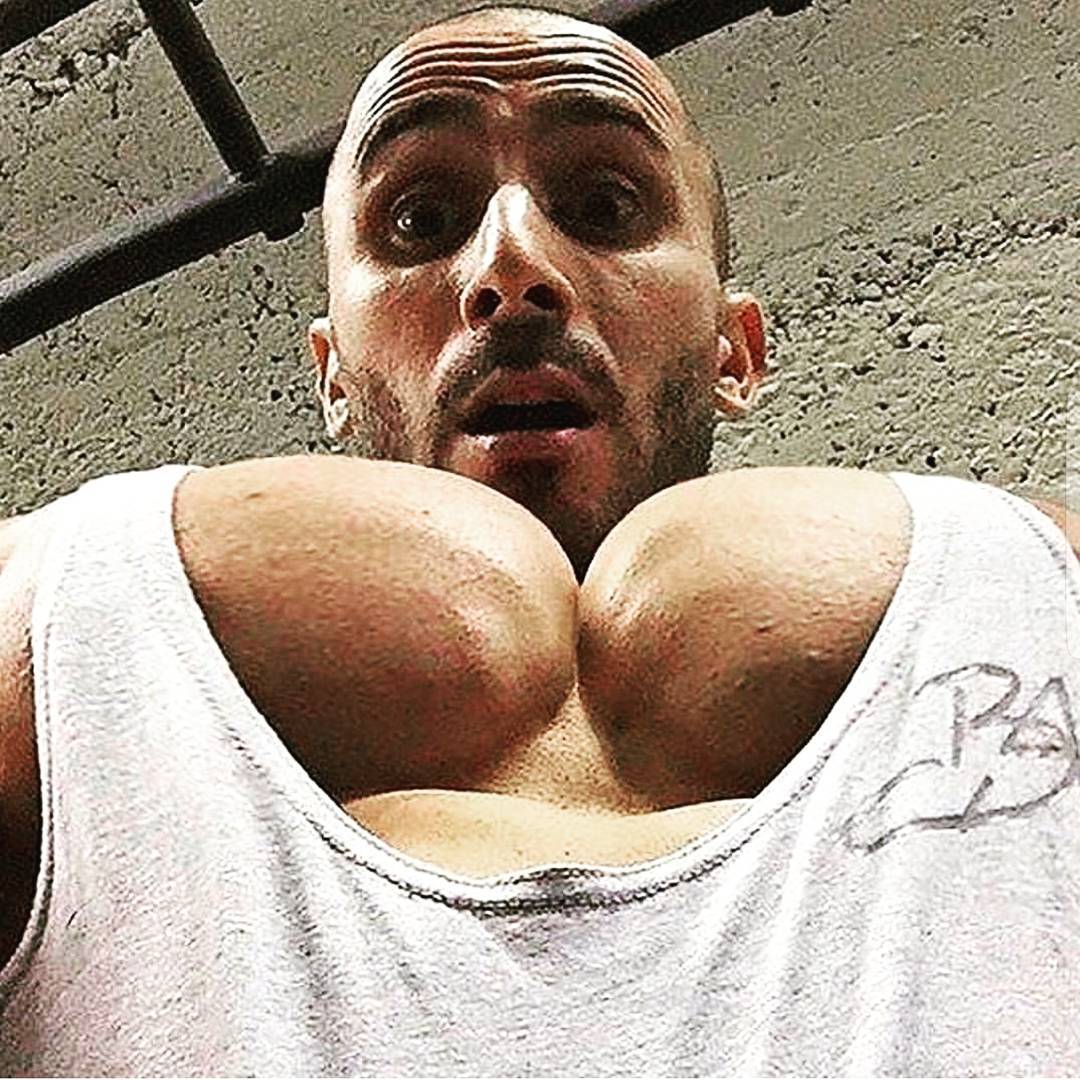 如何有效锻炼胸肌,大重量的训练才能练就饱满的胸肌