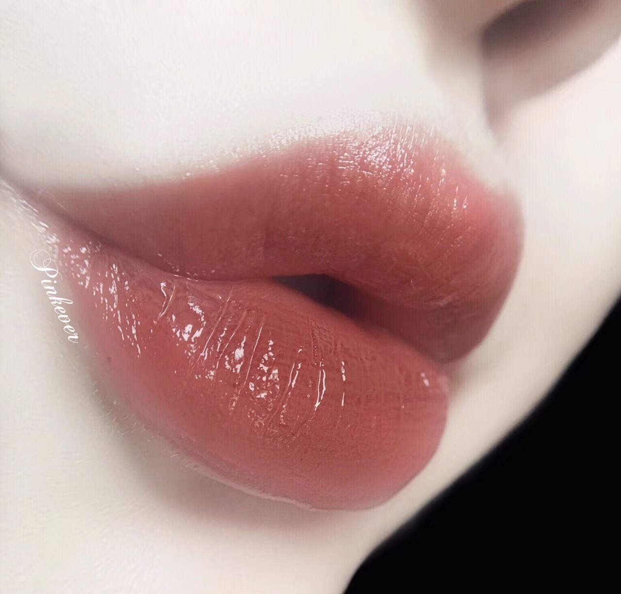 新手适合什么色号的口红学生党,口红女生必备的几款色号