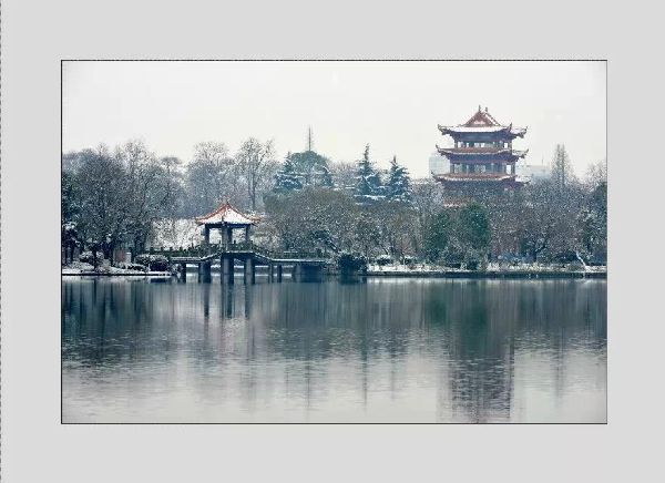 那些好玩的文化人在景区内留下的诗词