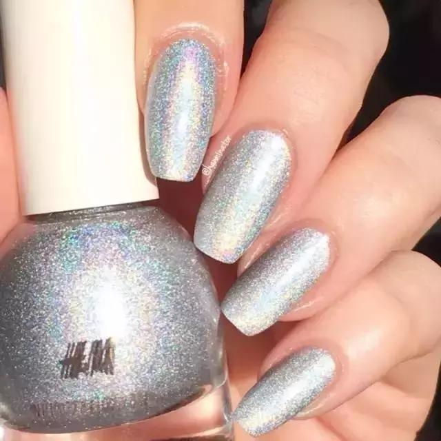 秋冬好看的指甲色,秋冬最适合的指甲油颜色多色搭配