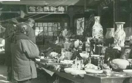 耗时40年,花费300万购置千件中华*物文**,这个美国人偏要捐给中国