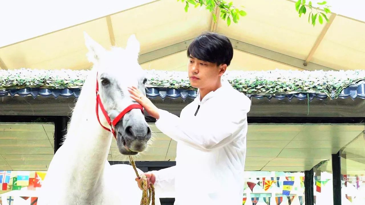 90后女孩月入30w,90后女孩要求薪水3万多