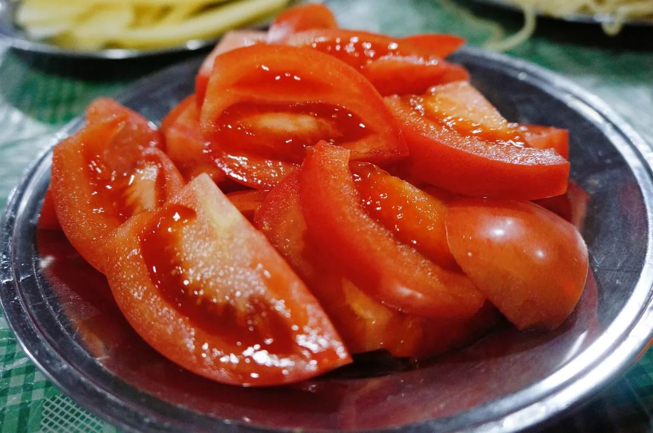 武汉小桥洞怪味牛骨头,武汉怪味牛骨头光谷店