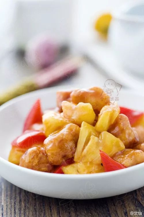 凤梨和菠萝为什么菠萝要泡盐水,菠萝怎么挑好坏