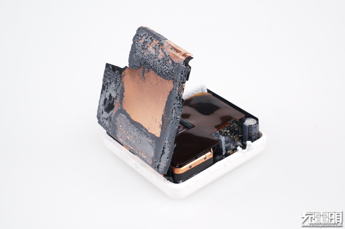 有没有仿的很真的苹果充电器,贫穷限制了我的想象力动画