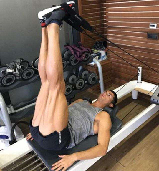 c罗的弹跳力和孙兴慜的爆发力,怎么练大腿爆发力和c罗一样