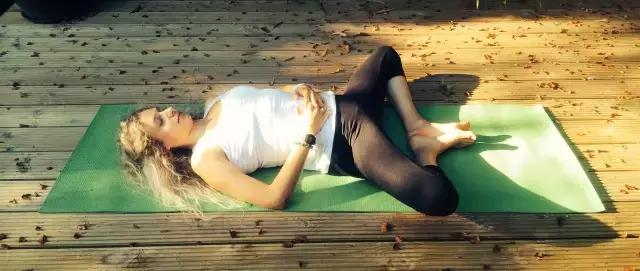 蝴蝶式瑜伽，清理子宫垃圾，男女练习一次年轻10岁！