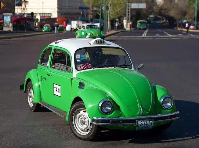 国外奔驰出租车和国内一样吗,哪个国家出租车都是奔驰宝马