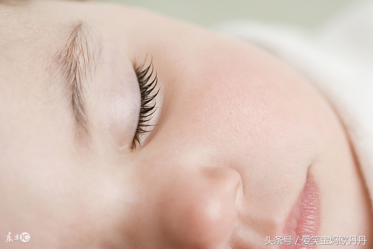 怎样才能让宝宝的睫毛又长又翘,怎么能让孩子有长长的睫毛