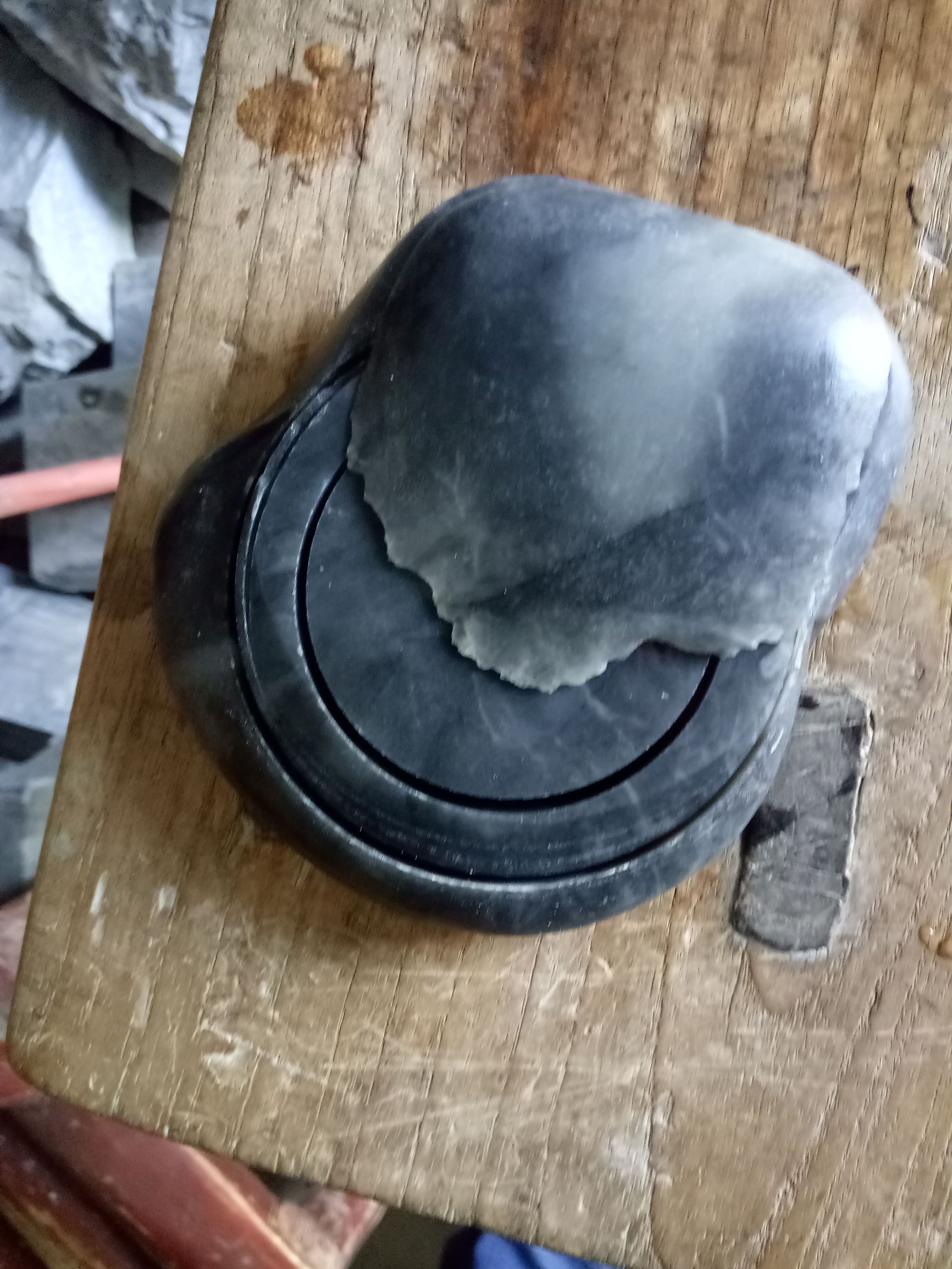 巴掌大的玉矿石值多少钱,巴掌大的玛瑙原石能卖多少钱