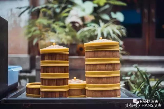 这家汉口深巷咖啡馆里的抄手摊，文青云集，肠粉只卖7元