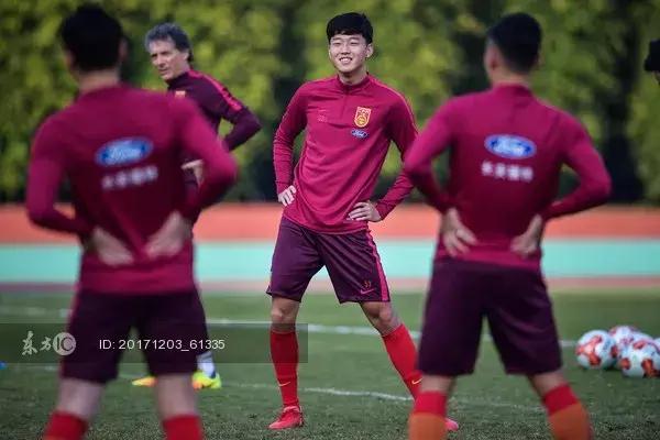 95后征战东亚杯!请踏实踢球,别再让中国足球没戏了