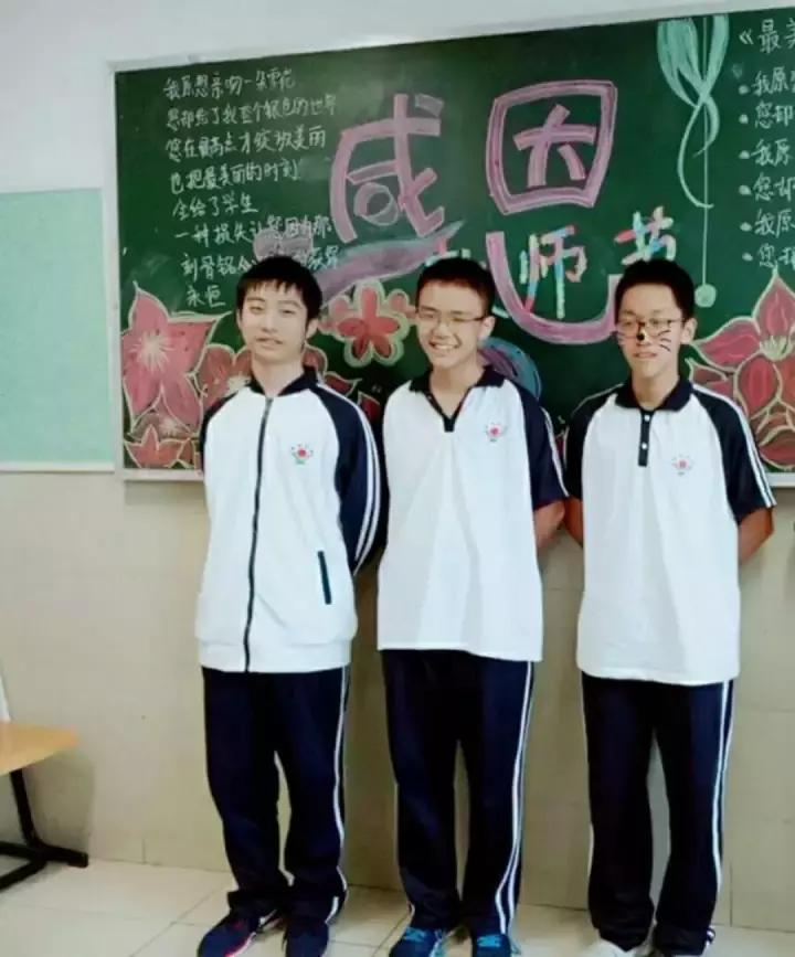 各个学校校服款式,今年学校最流行的校服