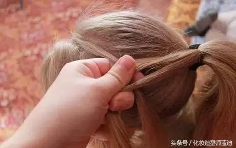 迷人发型你一个都不会？5款优雅盘发教程，包看包会~