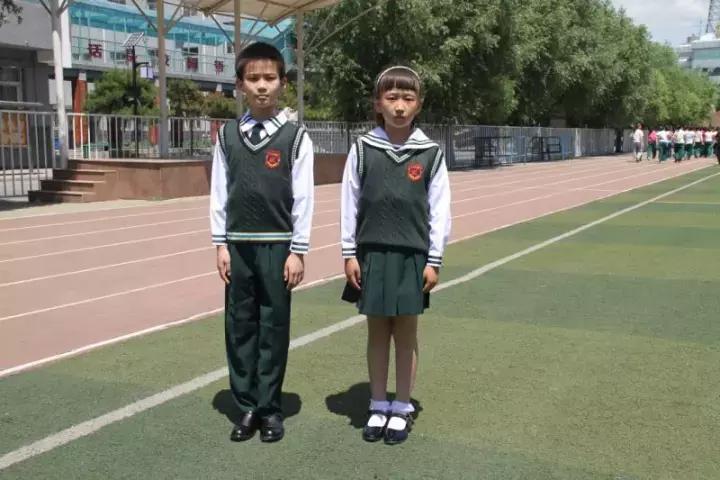 今年学校最流行的校服,最好看的春夏秋冬校服