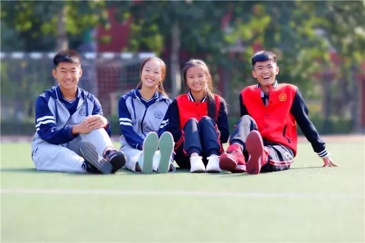 今年学校最流行的校服,最好看的春夏秋冬校服